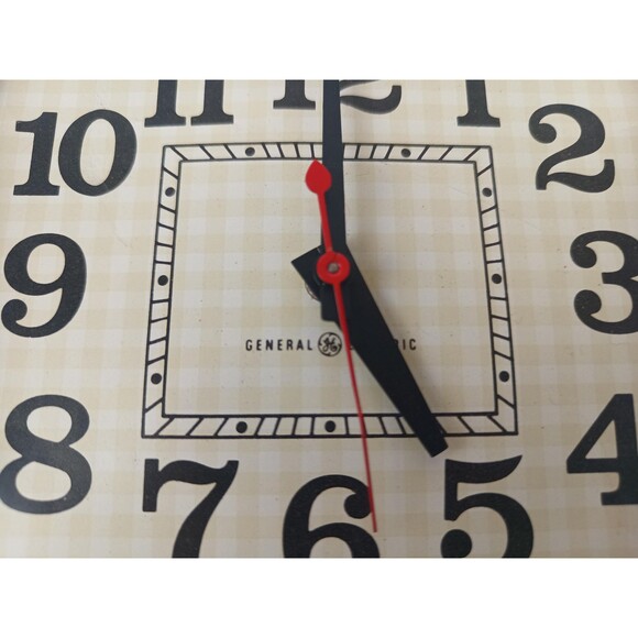 General Electric Resin Wall Clock Carved Wooden Cutting Board Shape Working - Picture 5 of 10